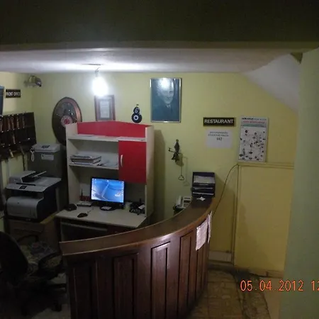 Hotel Zelve 3*